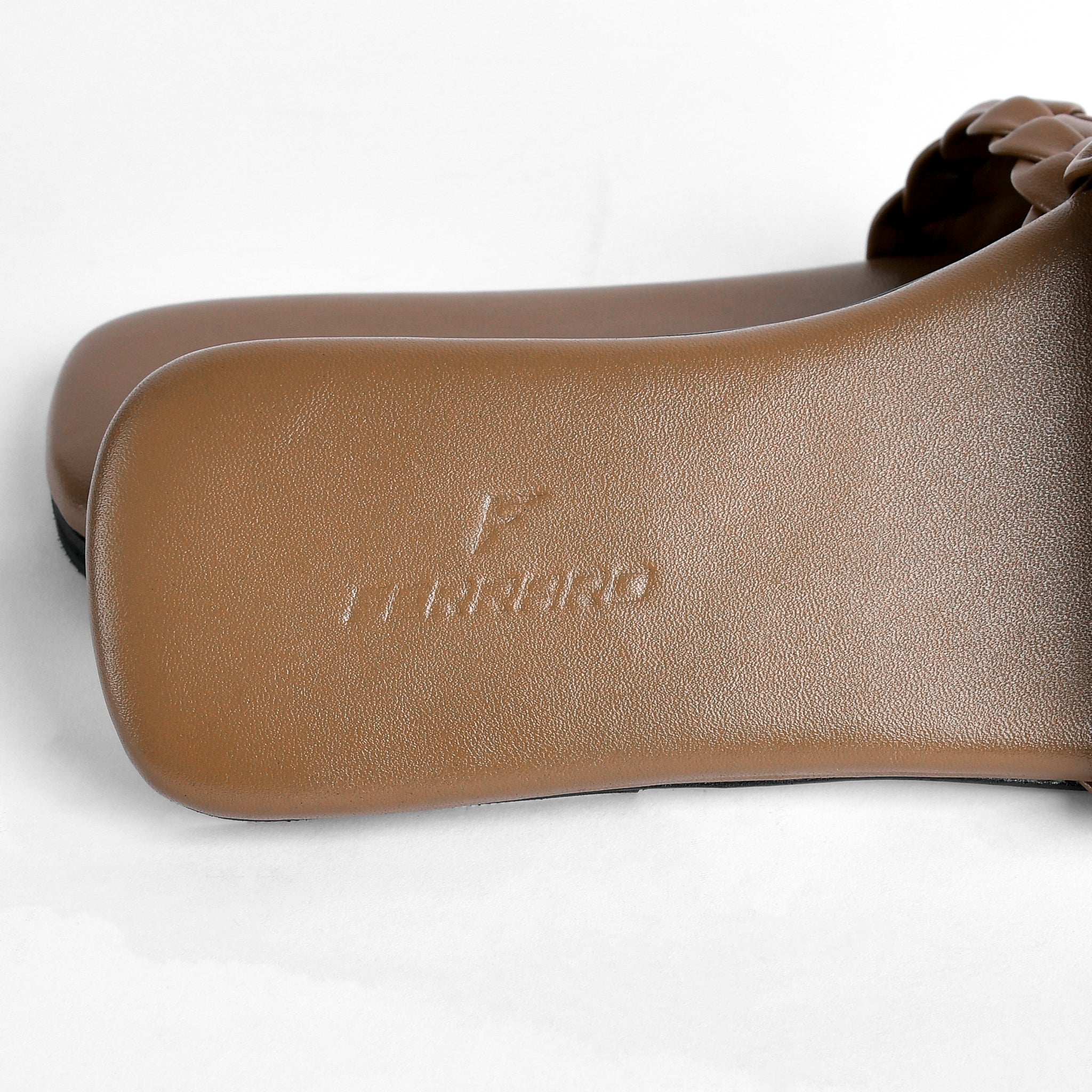 Aria Slipper